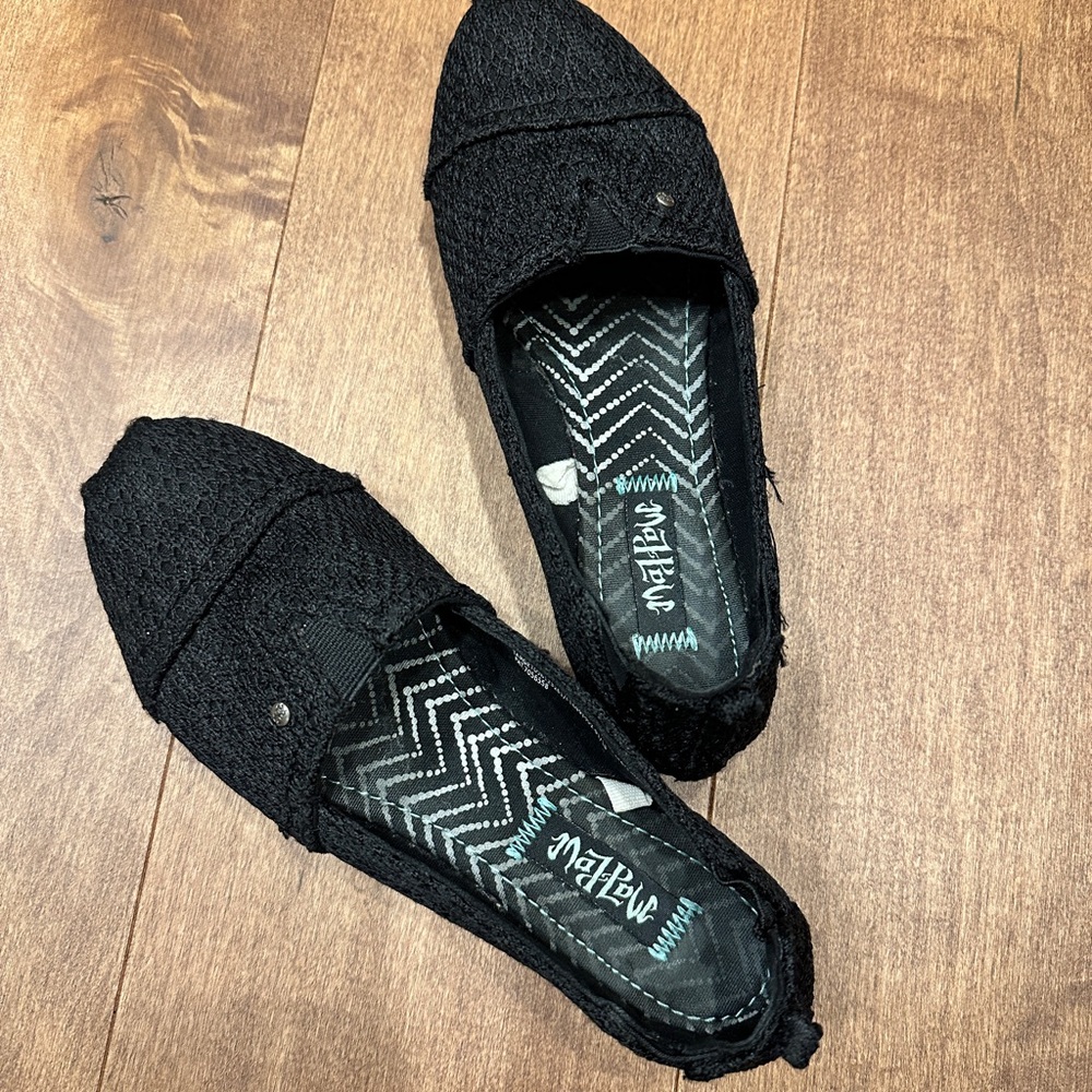 Mad Paw Black Textured Flats